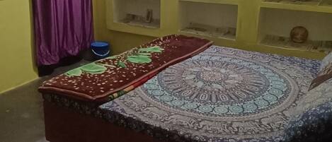 3 bedrooms, WiFi, bed sheets