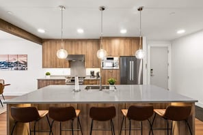 Fridge, microwave, oven, stovetop - Ski-in/Ski-Out Slopeside Luxury Condo in Big Sky (Big Sky)