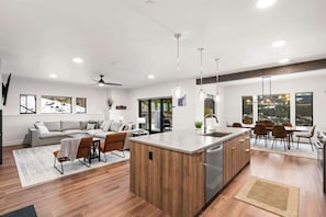 Interior - Ski-in/Ski-Out Slopeside Luxury Condo in Big Sky (Big Sky)