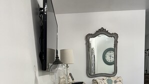 Interior - Cozy 2 Bedroom “Suite Place” Garage Apartment (Thomasville)