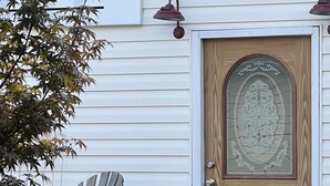Exterior detail - Cozy 2 Bedroom “Suite Place” Garage Apartment (Thomasville)
