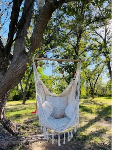 Orchard Casita massage bed! No parties nor gatherings.