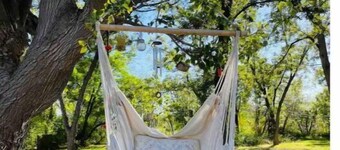 Orchard Casita massage bed! No parties nor gatherings.