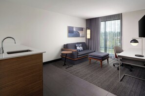 Suite, 1 très grand lit et 1 canapé-lit