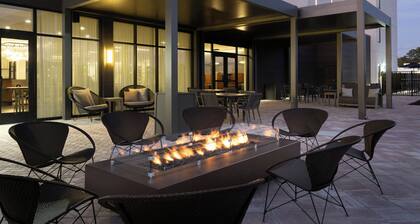 Courtyard By Marriott Lake City