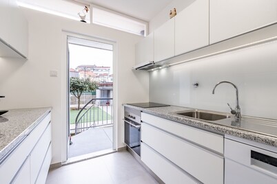 VIVA Casa do Galo - Big family house with parking spot