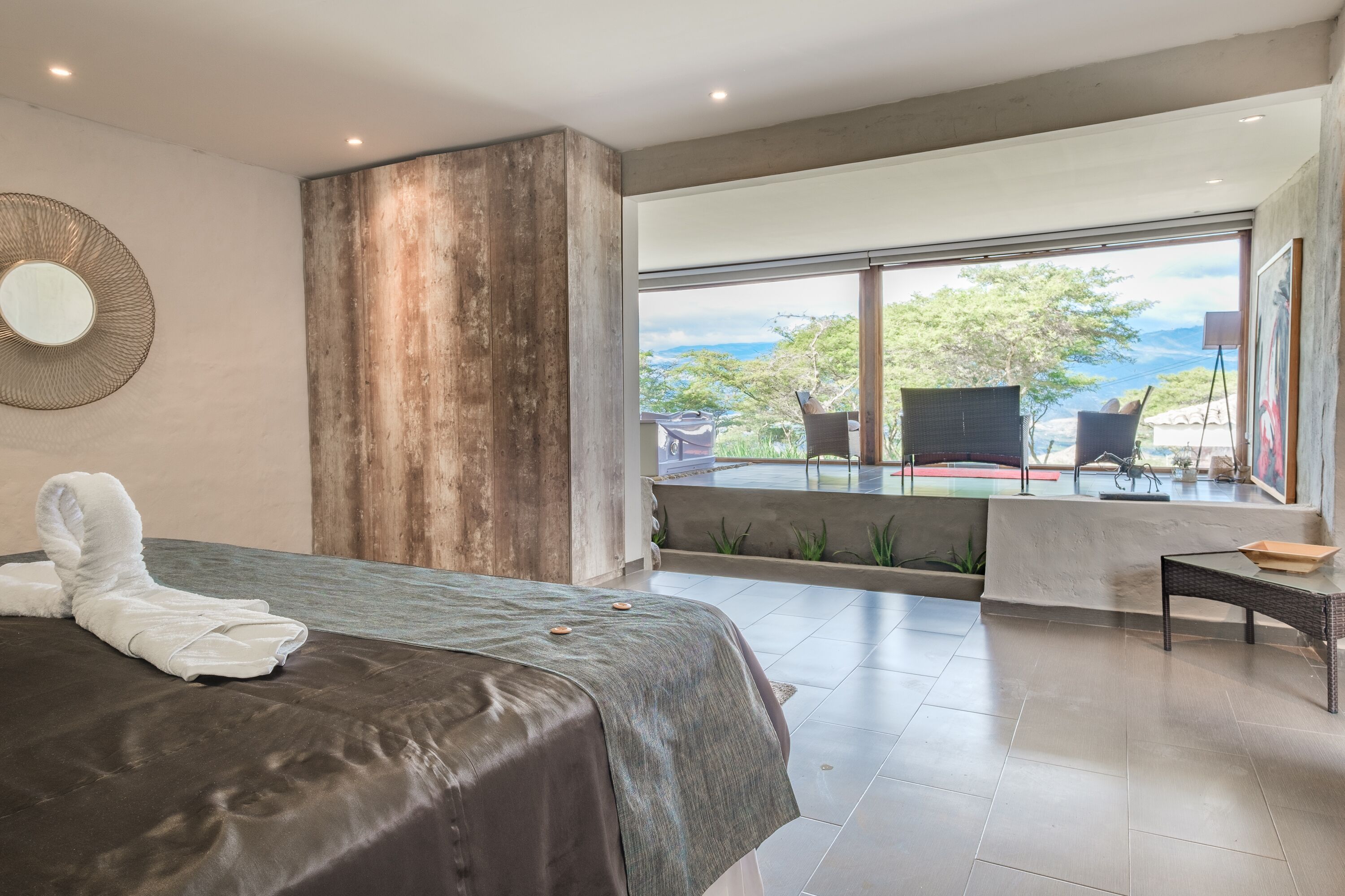 Panoramic Room, 1 King Bed | Desk, free WiFi