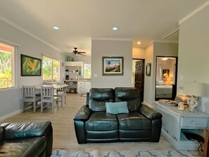 Smart TV - Surf and Sand Beach Bungalow #13 (Playa Hermosa)