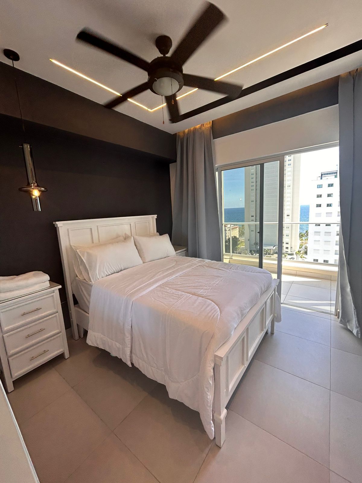 1 bedroom, bed sheets