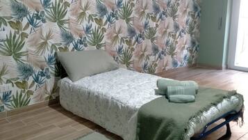 1 chambre, bureau, fer et planche à repasser, Wi-Fi gratuit