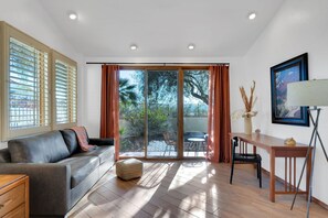 Smart-TV, peis, videospill og bordtennis