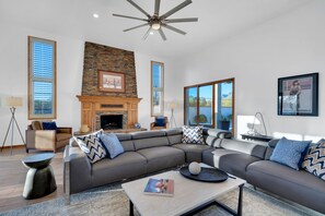 Smart TV, fireplace, video games, table tennis