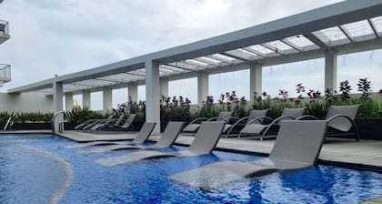 Sunrise Studio is centrally located to vibrant city of love,offer self-check-in.