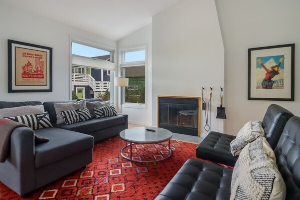 Téléviseur connecté, foyer, livres