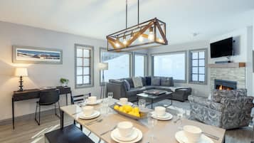 Télévision, cheminée