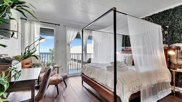 Luxury Apartment | 1 bedroom, minibar, individually decorated, individually furnished