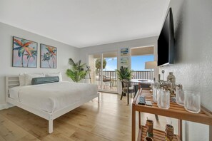 Premier Apartment, Balcony, Oceanfront | Living area