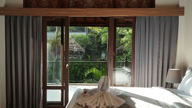 Deluxe Room, 1 Bedroom, Non Smoking, Valley View | Desk, laptop workspace, WiFi (free), bed sheets - New Mumbul Ubud (Ubud)