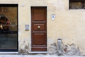 Exterior detail - Pitti Prestige in Florence by Mmega (Firenze)