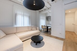 TV - Pitti Prestige in Florence by Mmega (Firenze)