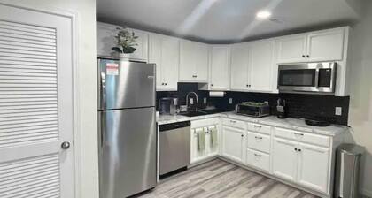 Tranquil Haven: Luxurious and Spacious Guest Suite