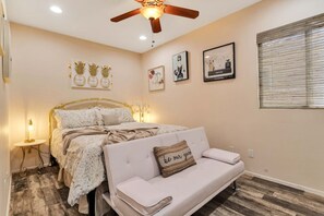 4 bedrooms, desk, iron/ironing board, travel cot