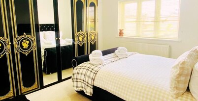 Spacious 4 Bedroom Home With Free Wi-Fi, And Free Parking on The Isle Of Sheppey