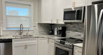 New Listing! Boat Friendly!! "Fisherman's Getaway" near Lake Harris in Leesburg