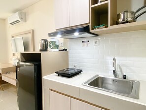 Studio | Eigene Küche | Großer Kühlschrank, Herdplatte