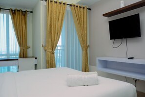 Studio - Modern And Comfy Studio At Grand Dhika City Apartment (Bekasi)