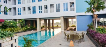 Comfortable Studio Apartment Grand Dhika City