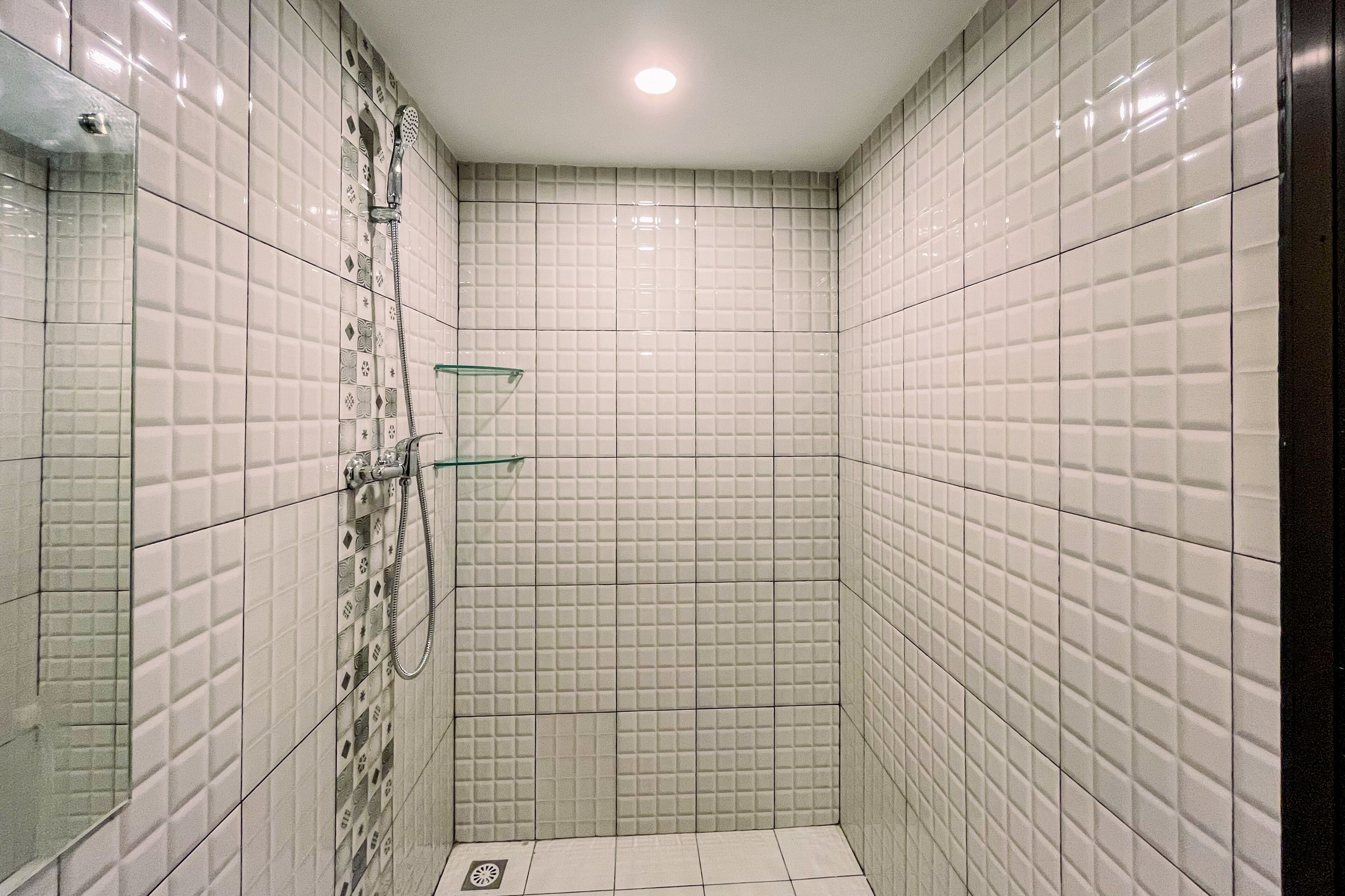 Studio | Bathroom