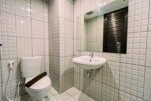 Studio | Bad | Dusj, toalettartikler (inkludert) og håndklær