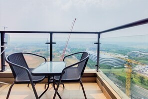 Exterior - Spacious And Comfortable 2Br At Sky House Bsd Apartment (Pagedangan)