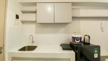 Refrigerador con freezer, placa de cocina