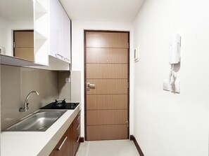 Studio | Eigene Küche | Großer Kühlschrank, Herdplatte