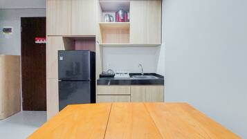 Apartment | Private kitchen | Full-sized fridge, stovetop