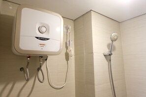 อพาร์ทเมนท์ | ห้องน้ำ | ฝักบัว, ของใช้ในห้องน้ำฟรี, ผ้าเช็ดตัว