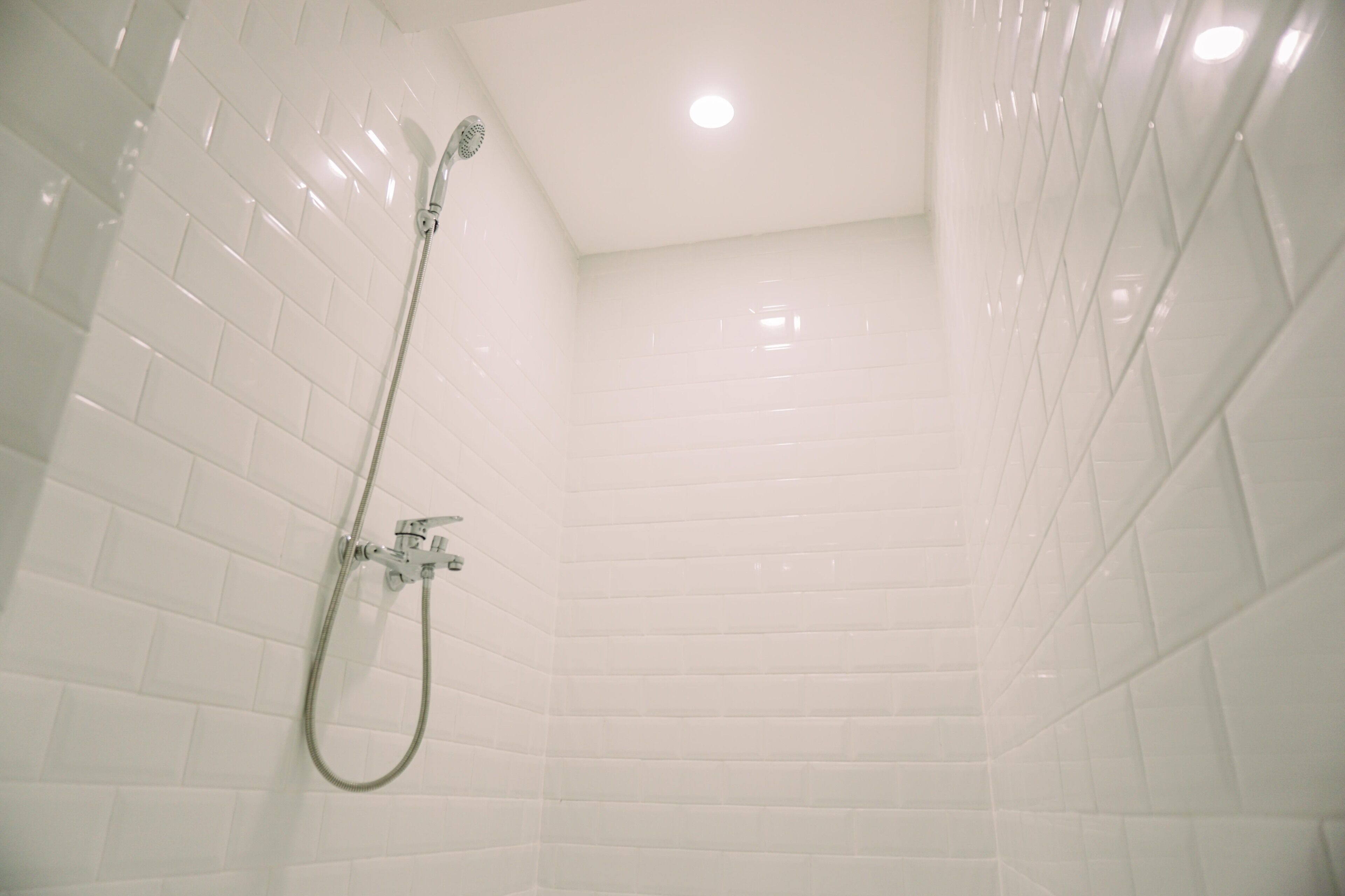 Apartemen | Kamar mandi | Shower, perlengkapan mandi gratis,  dan handuk