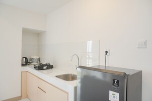 Refrigerador con freezer, placa de cocina