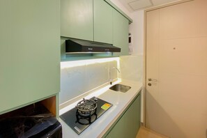 Studio | Eigene Küche | Großer Kühlschrank, Herdplatte