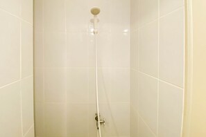 Studio | Badezimmer | Dusche, Handtücher