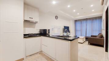 Apartemen | Dapur pribadi | Lemari es besar dan kompor