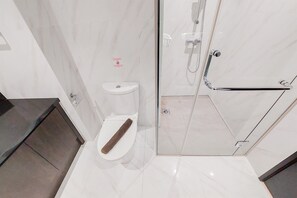 Apartment | Bathroom - Homey And Tranquil 1Br Branz Bsd City Apartment (Pagedangan)