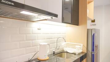 Apartment | Private kitchen | Full-sized fridge, stovetop