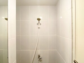 Studio | Bathroom