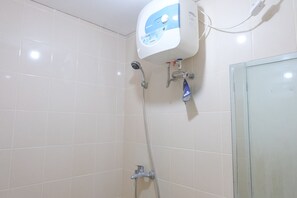 Apartment | Bathroom | Shower, free toiletries, towels - Strategic And Comfortable 1Br Apartment At Parahyangan Residence (Bandung)