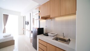 Grand réfrigérateur, plaque de cuisson