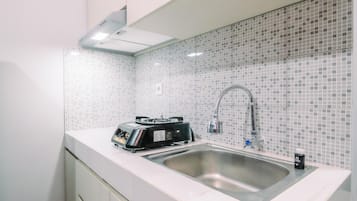 Apartment | Private kitchen | Full-size fridge, stovetop