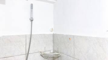 Apartment | Bathroom | Shower, free toiletries, towels